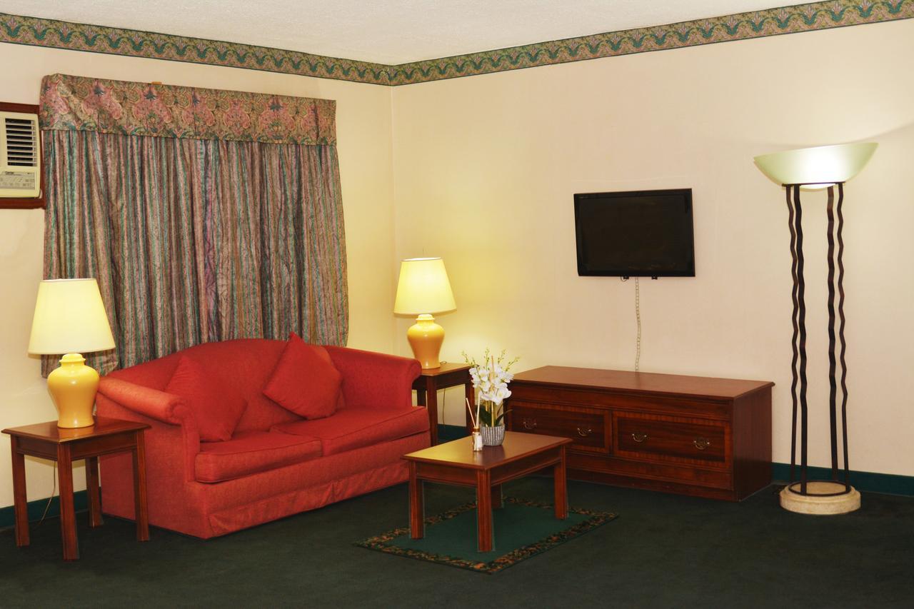 Days Hotel By Wyndham Μπατάνγκας Εξωτερικό φωτογραφία
